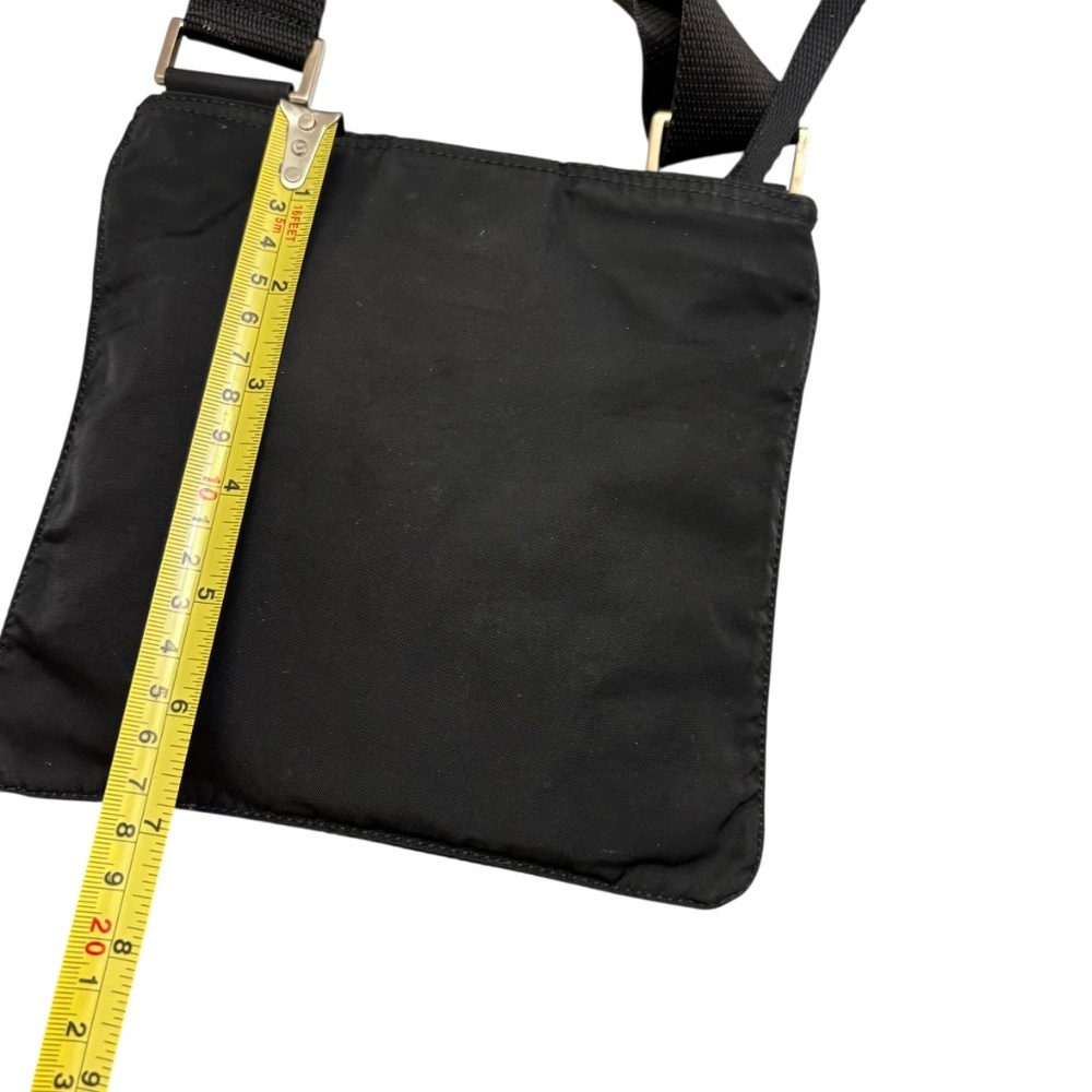 Prada vintage y2k black nylon swing pack crossbody bag - Picture 2 of 9